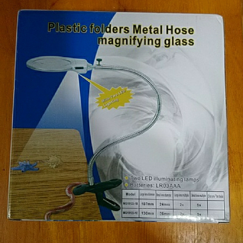 LED Illuminating Magnifying Glass with Metal Hose